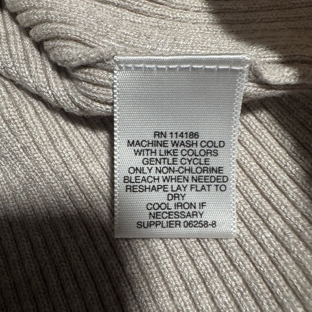 Liz Claiborne Minimalist Beige Ribbed Knit Top Casual Work W buttons Size Large - Picture 9 of 9